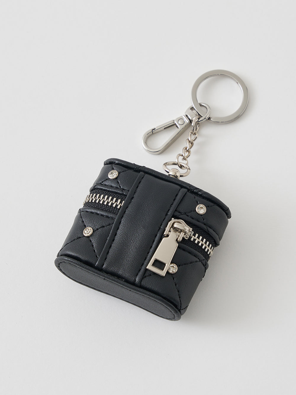 キルティングビジューAirPodsケース – Darich (ダーリッチ)