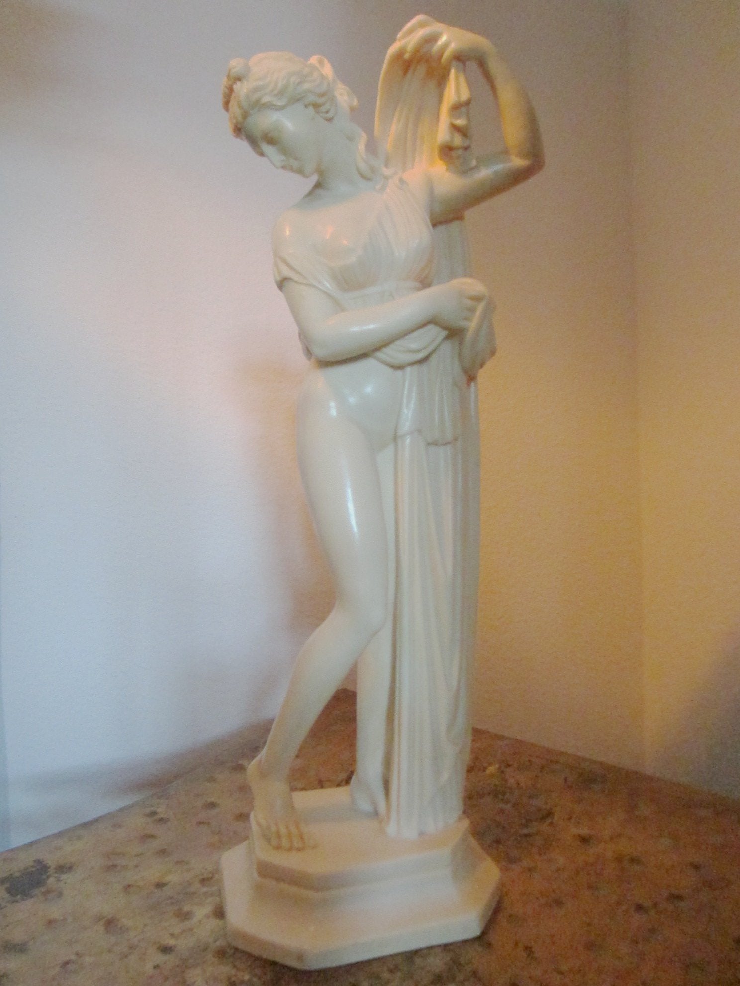 Classic Figure Sculptor A Santini Made In Italy Aphrodite Statue