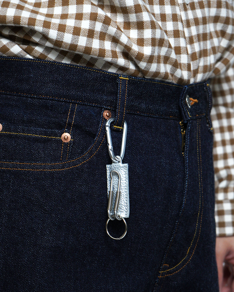 CLIX - SPRING CLIP KEY HOLDER - PEBBLE GRAIN / SILVER | ED ROBERT