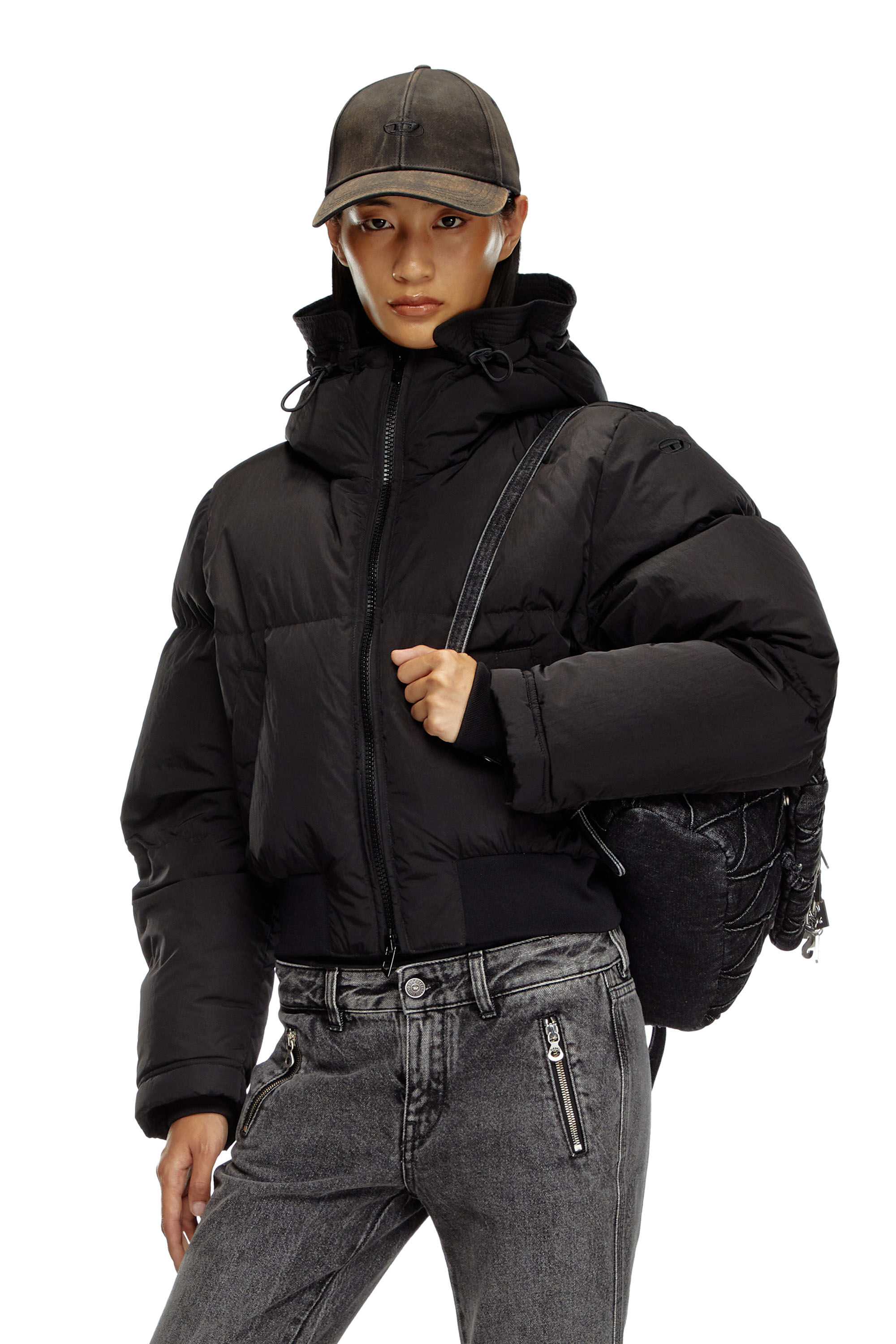 W-PEYT-SHORT-NEW-P1 Hooded down jacket in crinkled nylon｜ブラック