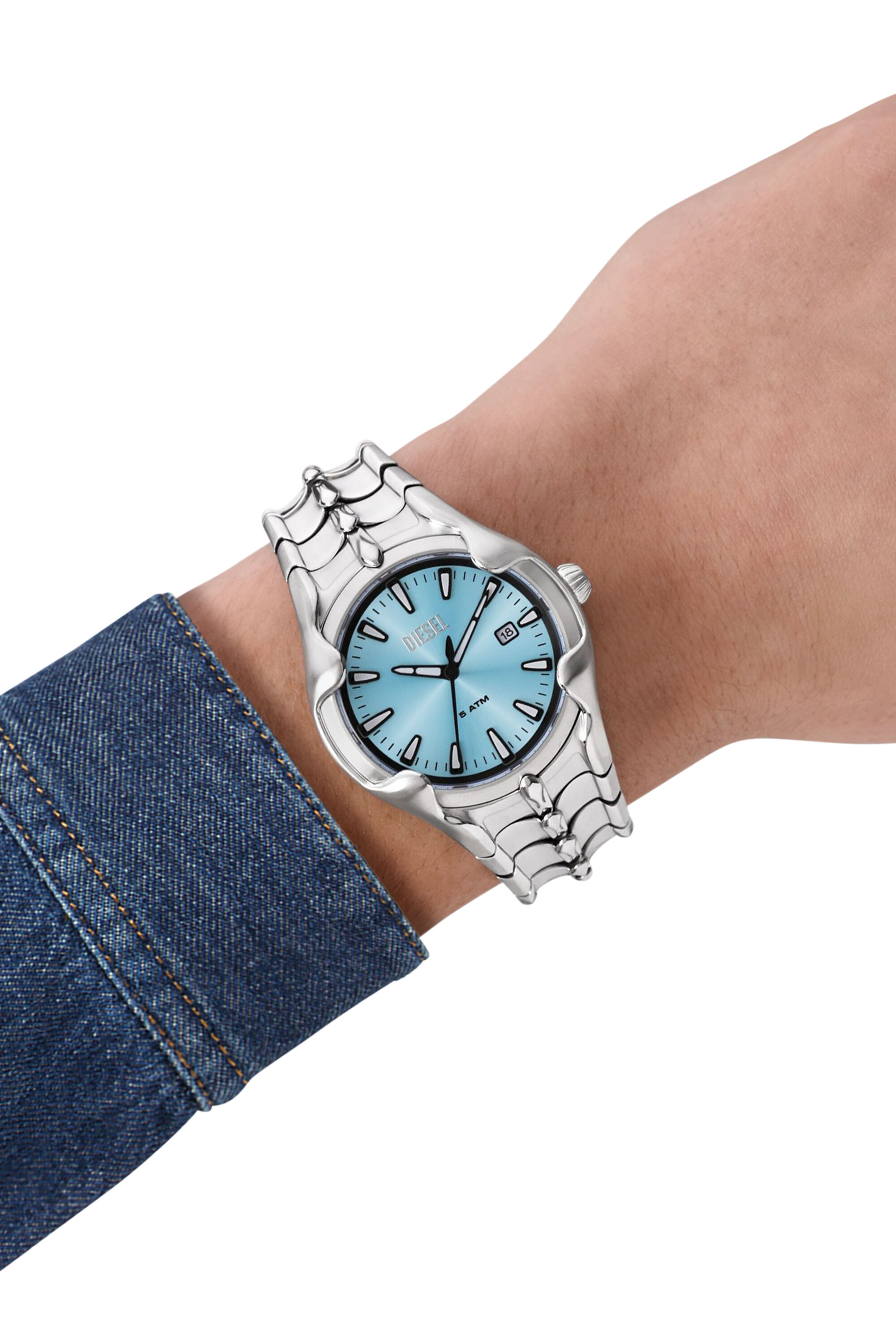 DZ2200 Vert three-hand date stainless steel watch｜シルバー