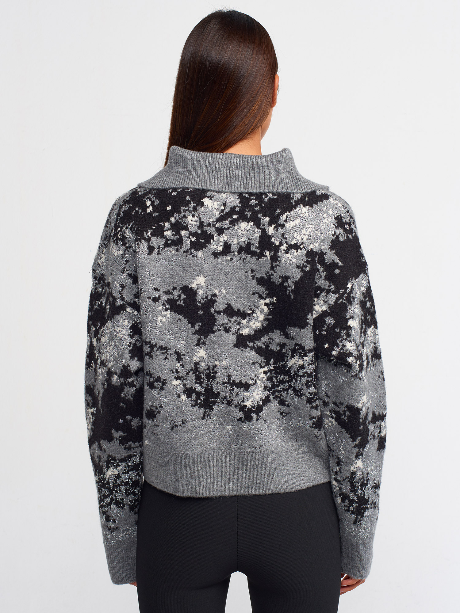 10467 Fermuarlı Kamyoner Yaka Simli Kazak-Orta Gri | KAZAK | Dilvin