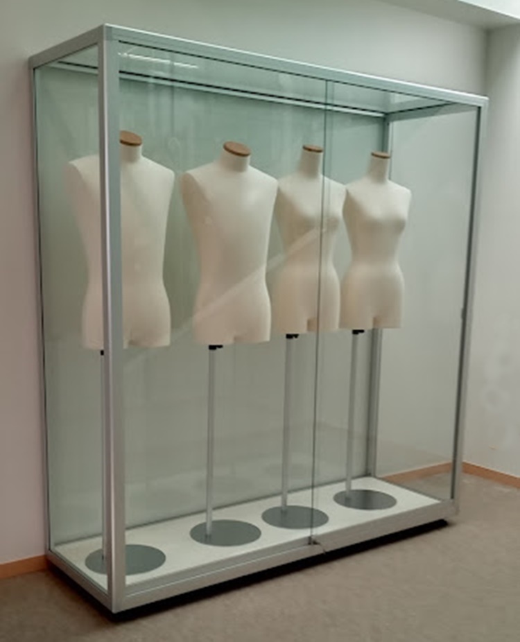 マネキンケース｜【チヨブロ】店舗・展示会でのディスプレイ・什器