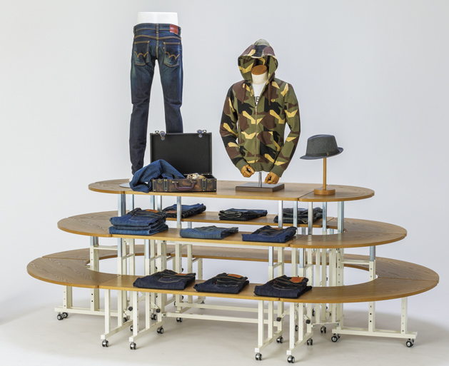 売場を演出します！3段ディスプレイテーブル。｜売場を演出します！3段