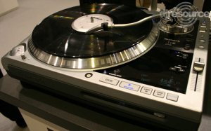 Numark x2 Hybrid Turntable or CD Player ? - Numark News