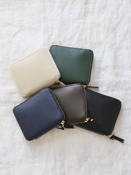 Wallet COMME des GARCONS クラシックレザーライン（二つ折り） [8Z