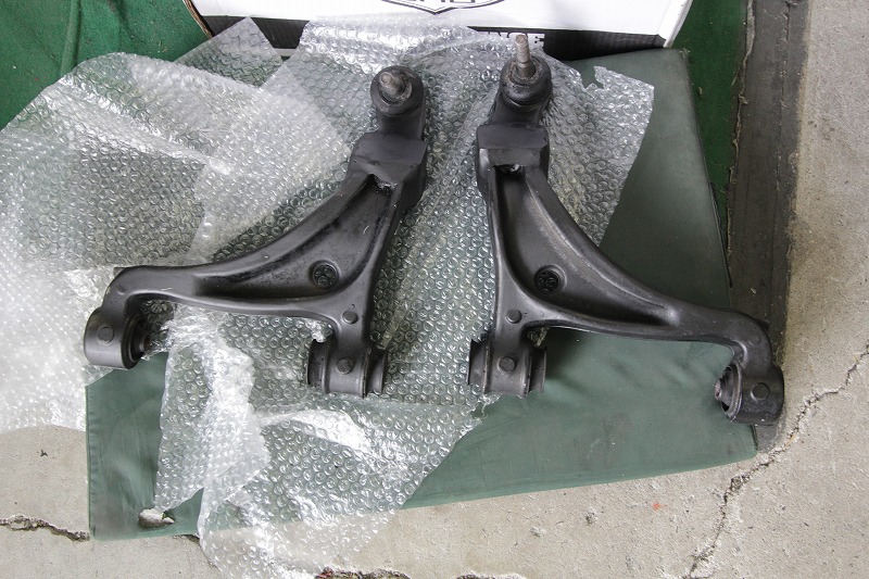 足廻り 30セルシオ リア アッパーアーム取付