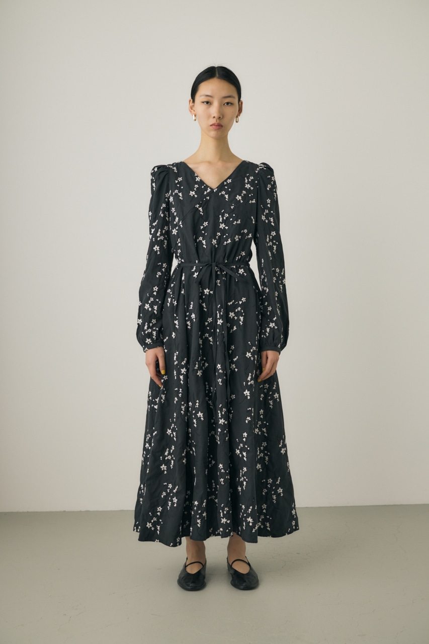 M_ | 花柄刺繍ワンピース (ワンピース(ミニ・ミディアム） ) |SHEL