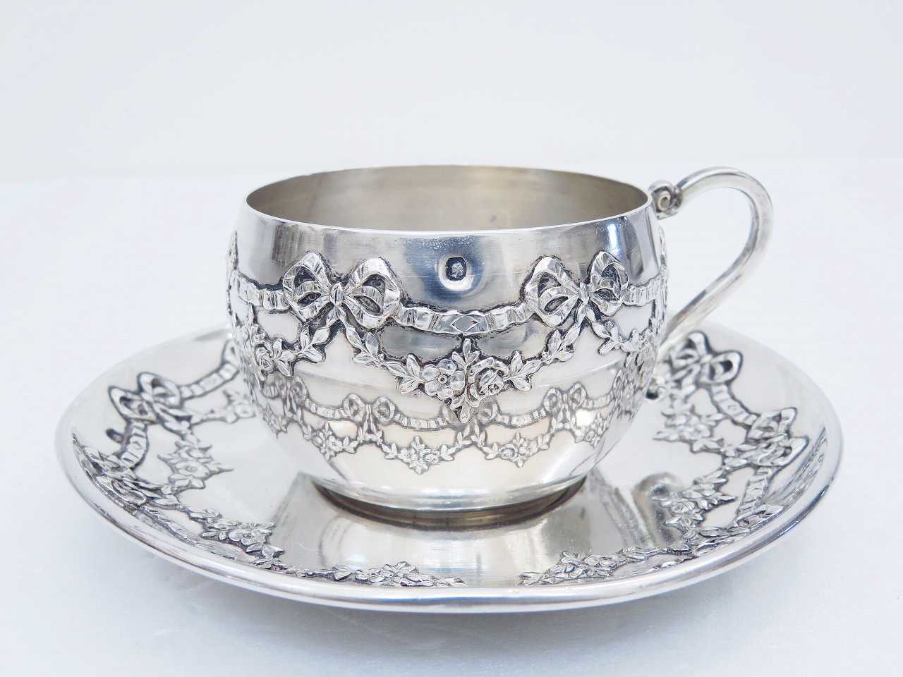 純銀 リボンと薔薇ガーランド装飾カップ＆ソーサー - 薔薇と天使の