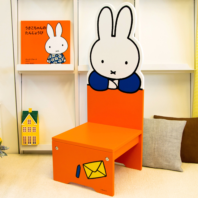 送料無料）ミッフィー 木製チェア ブルー（レター） | 絵本ナビ