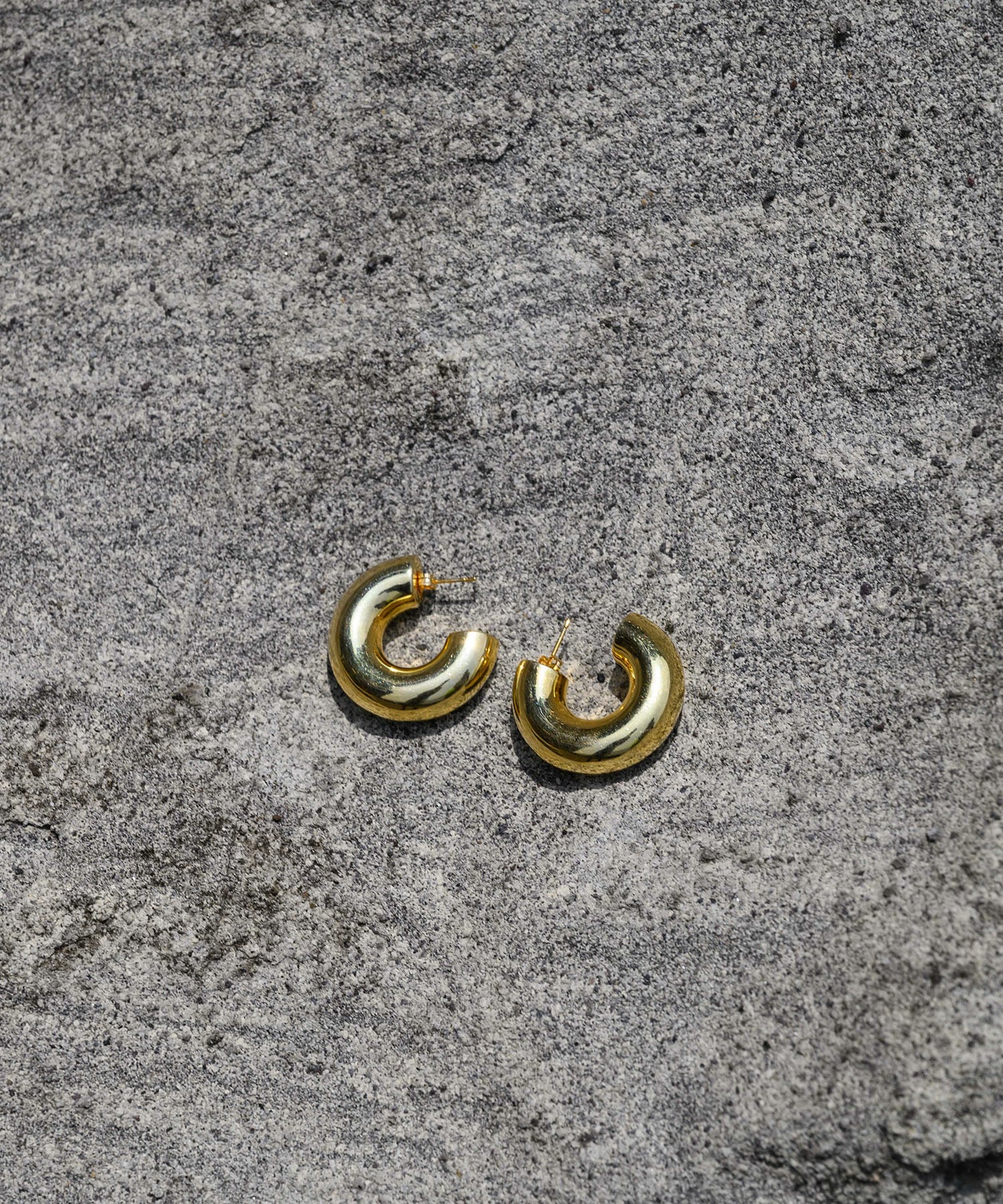 MIZUKI / K14YG スモールバナナフープピアス｜ESTNATION ONLINE STORE