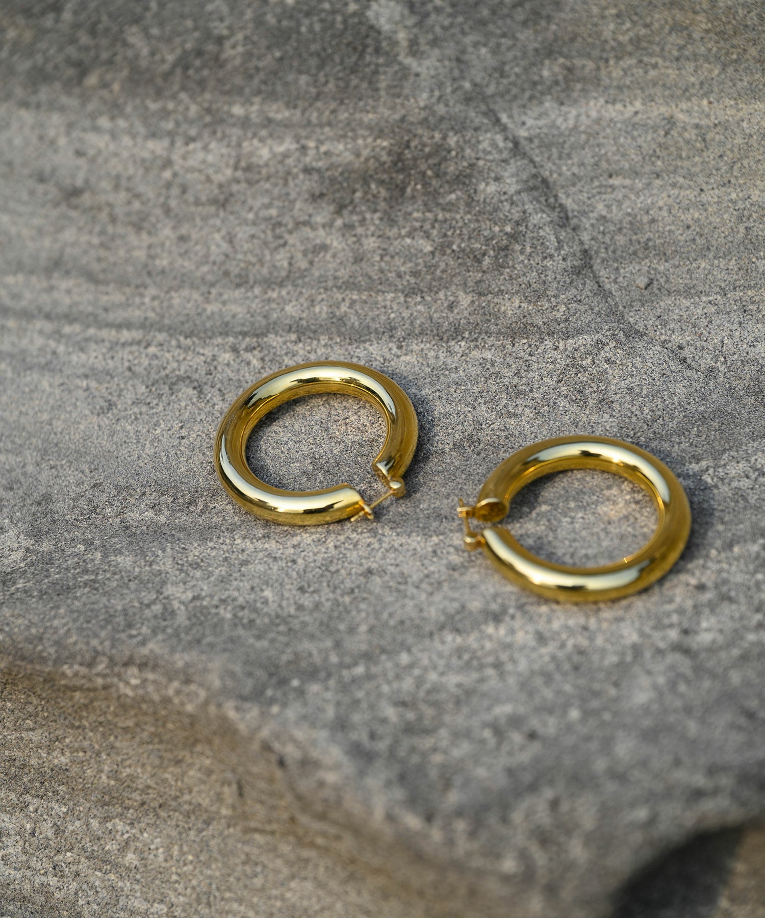 MIZUKI / K14YG スモールバナナフープピアス｜ESTNATION ONLINE STORE