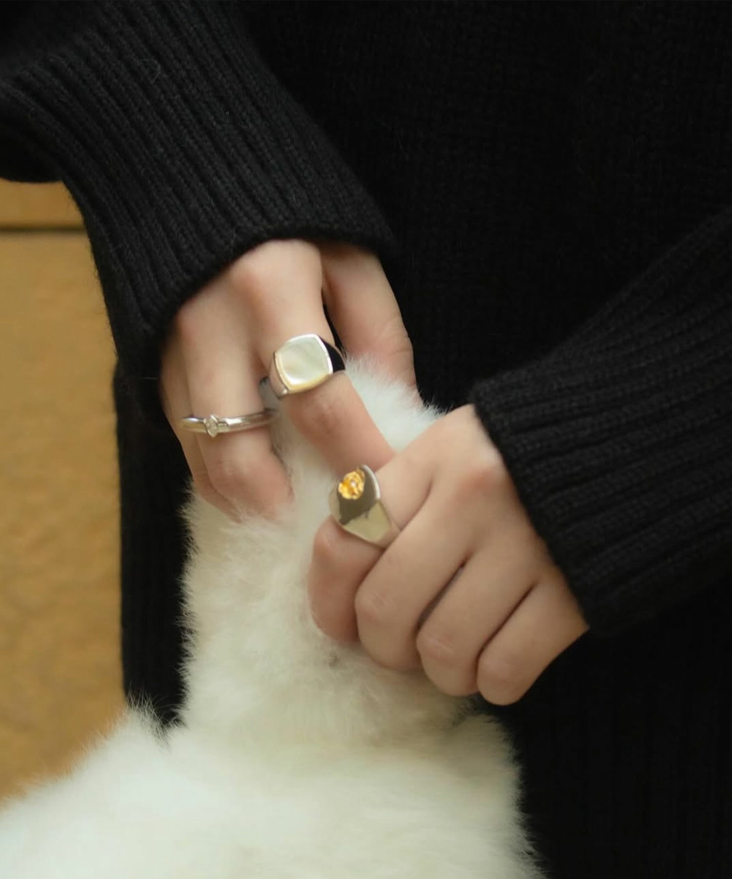 TOM WOOD / CUSHION WHITE MOTHER OF PEARL リング｜ESTNATION ONLINE