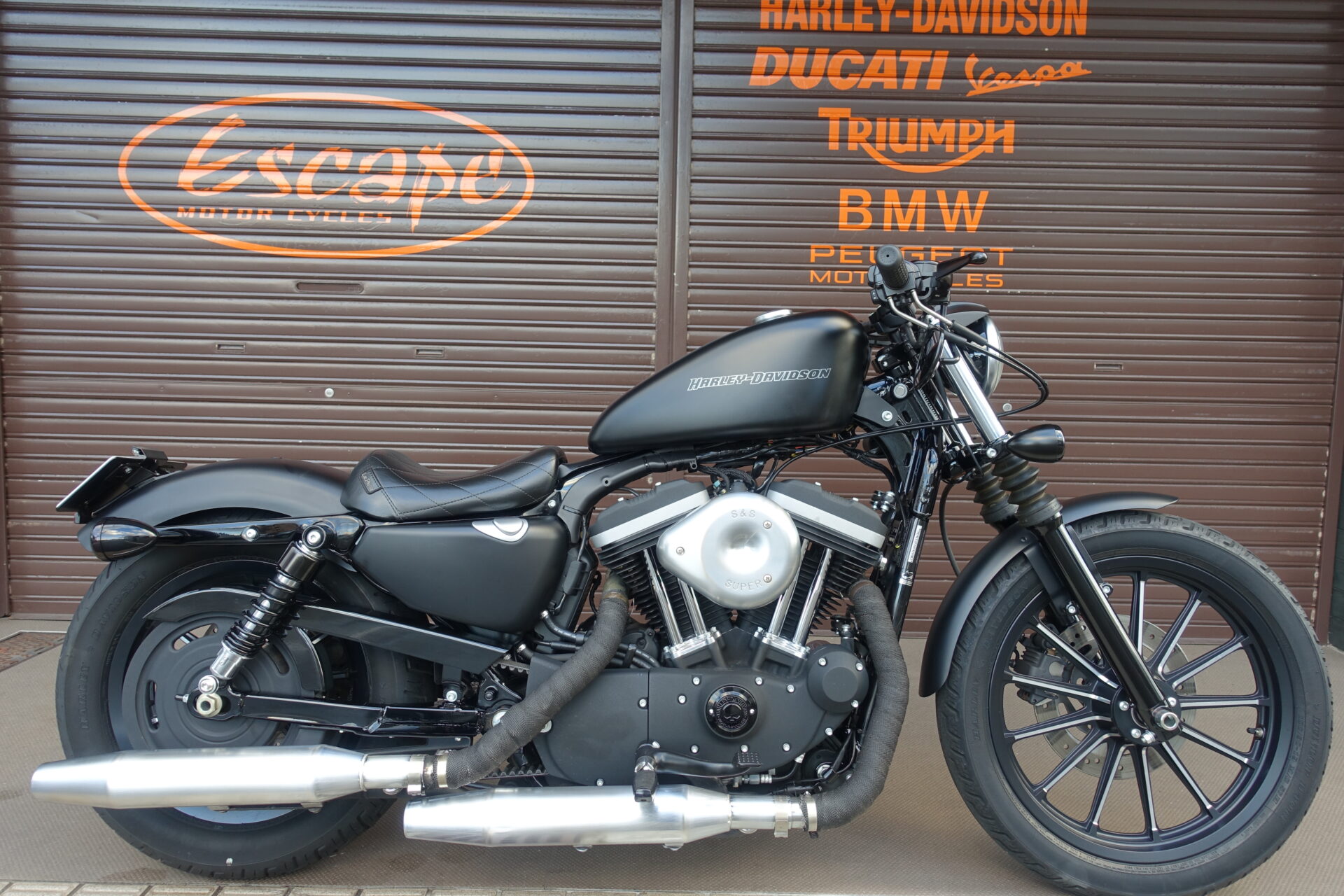 XL883N アイアン メーター移設 サテンクロームエアクリーナー