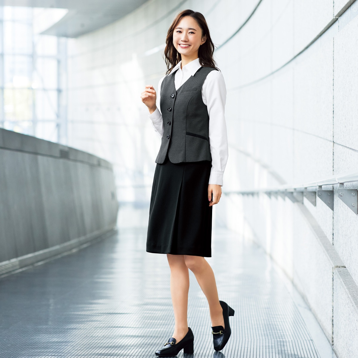 FS45981 脇ゴム片プリーツニットスカート｜医療用白衣・介護