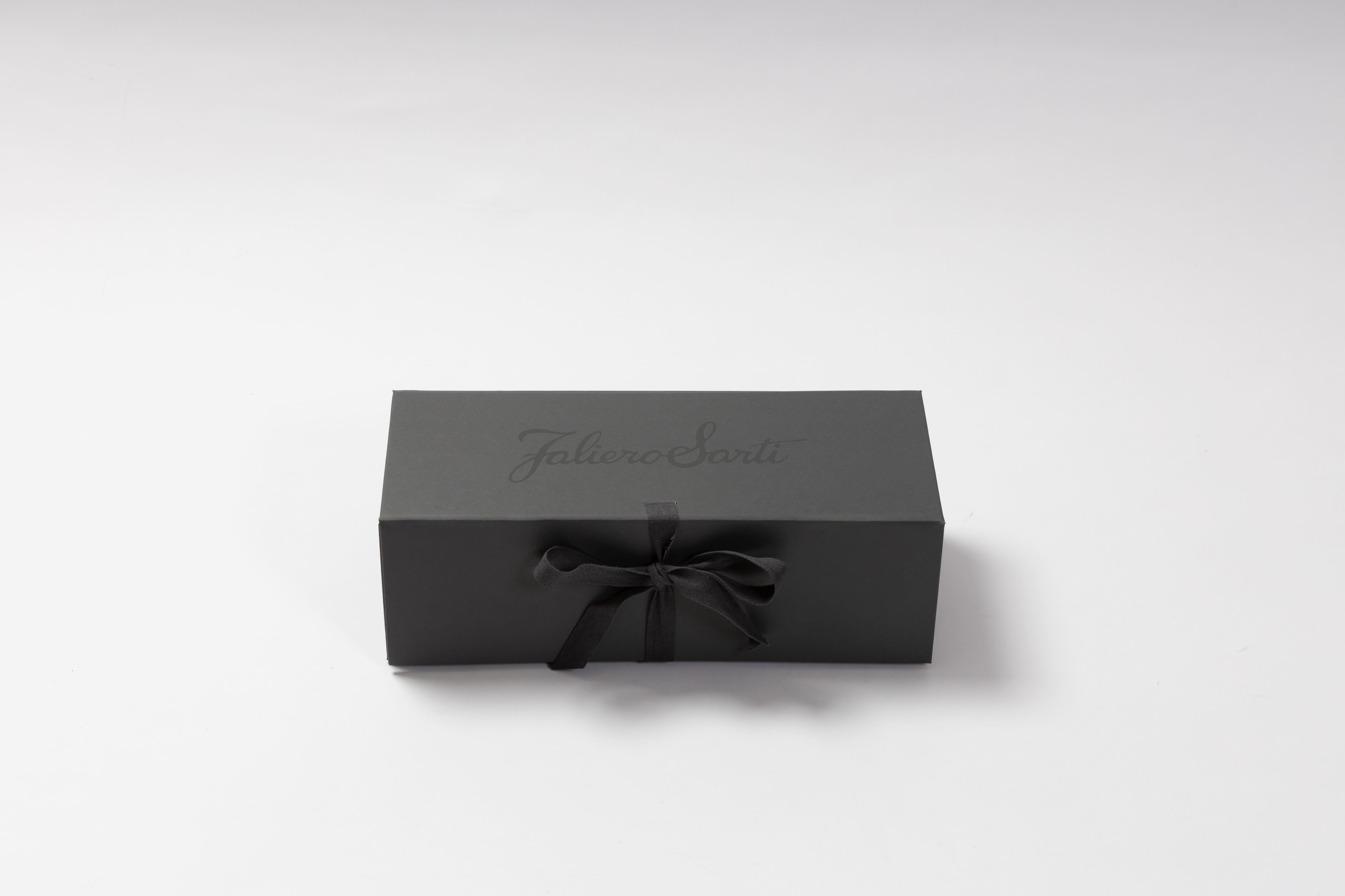 ファリエロ サルティ オンライン｜Faliero Sarti Online【公式】