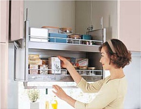 タカラ紹介ブログ「昇降タイプの吊戸棚って？」 - (外構・庭