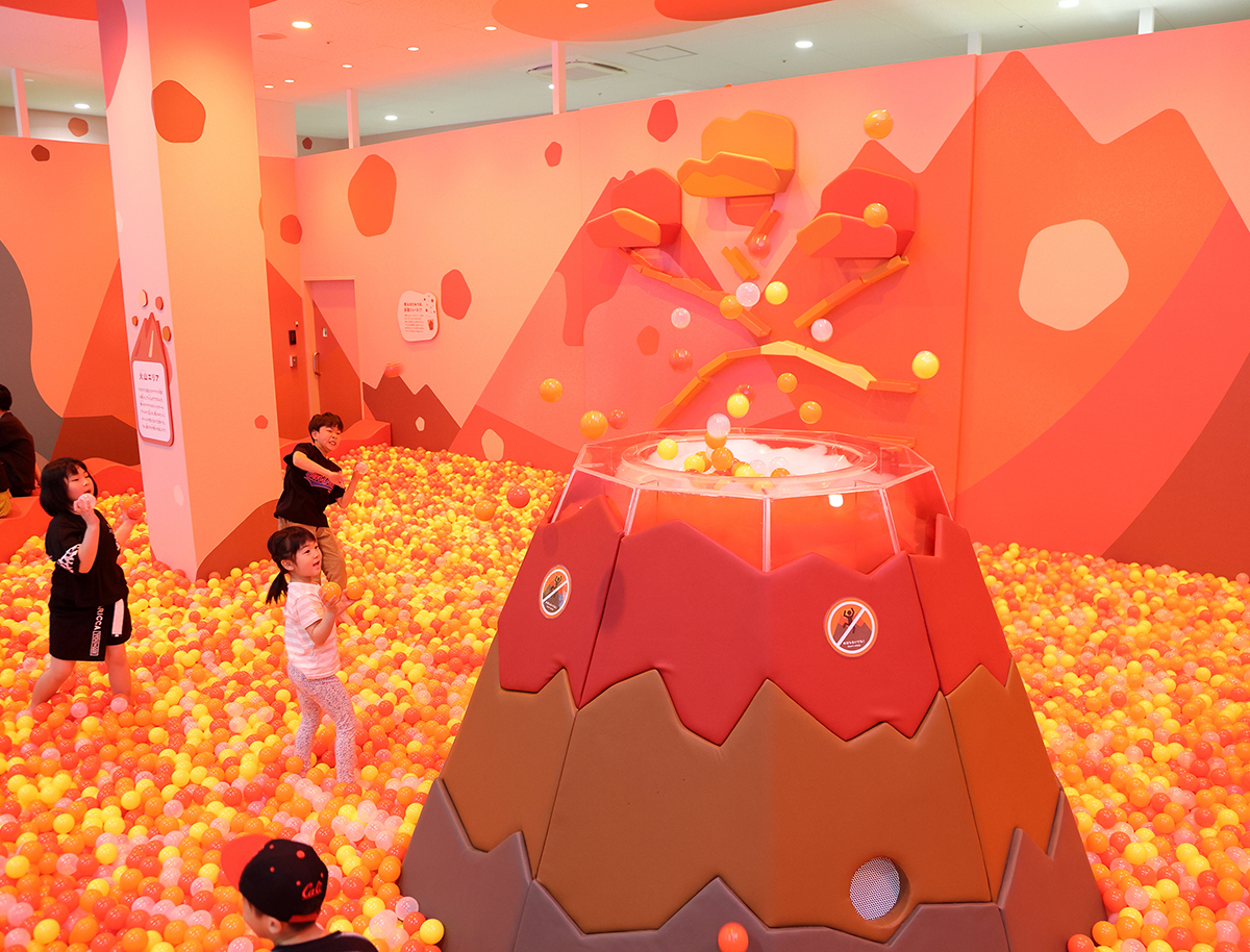 姫路リバーシティー店｜この遊び場には、地球があふれてる。～ちきゅう