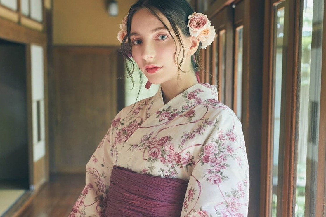 メゾン ド フルール2023年新作フレンチローズ浴衣、バラとカタバミの花