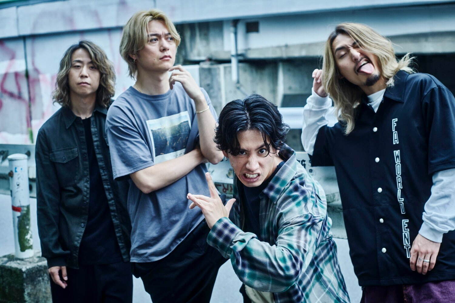 ONE OK ROCKとMY FIRST STORYのライブ「VS」東京ドームで開催