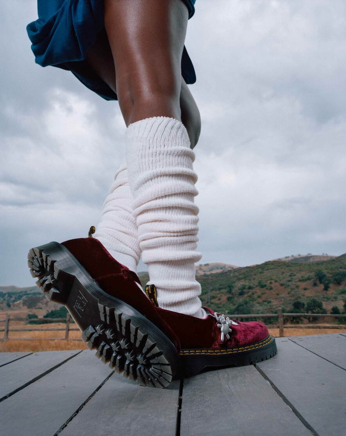 ドクターマーチン×ヘブン バイ マーク ジェイコブスのシューズ、90's風