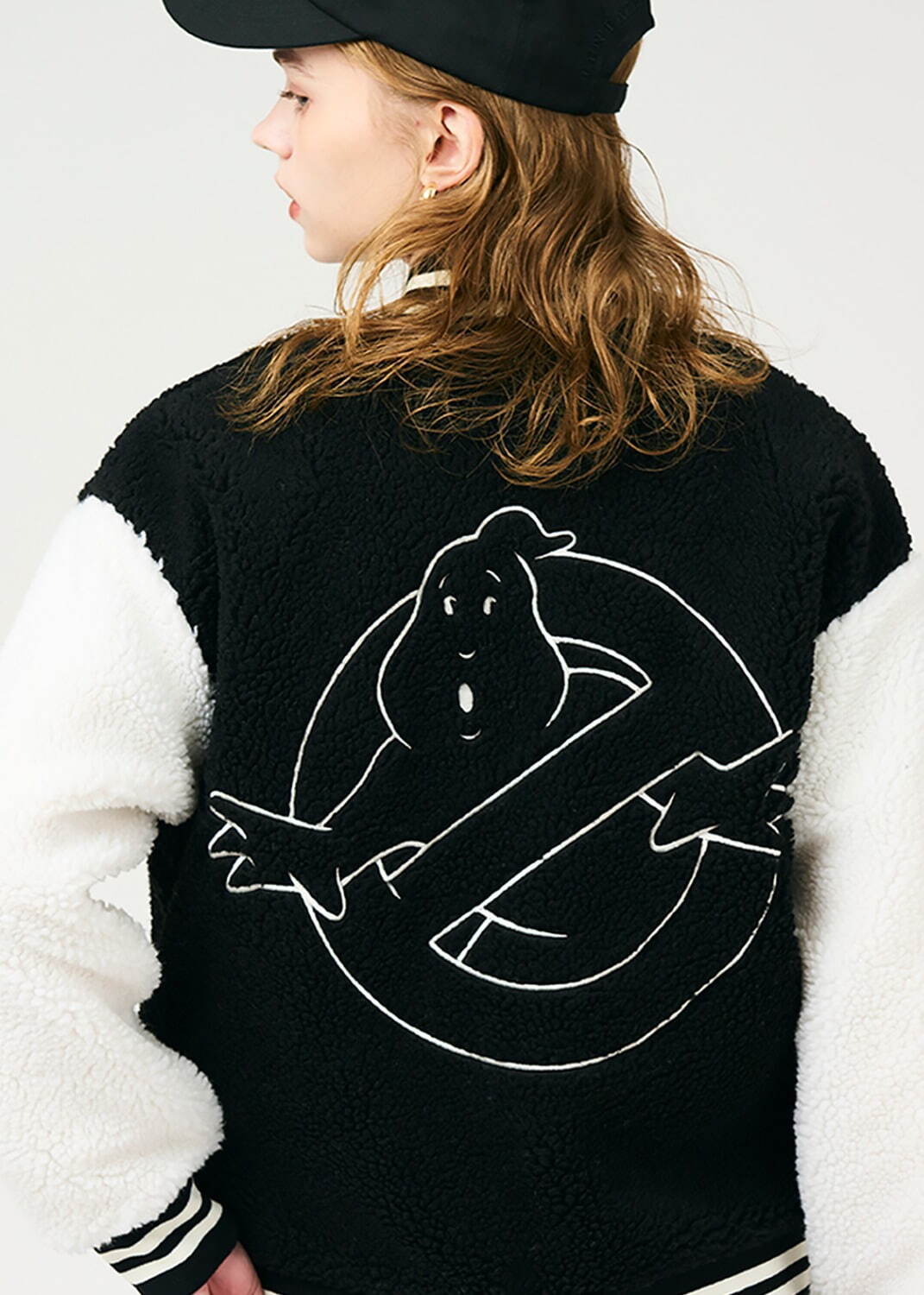 グラニフ×映画『ゴーストバスターズ』“ノーゴースト”ロゴやマシュマロ