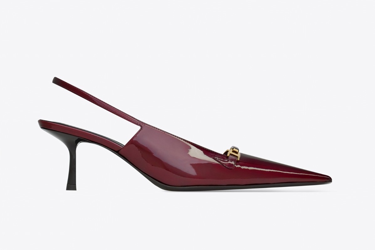 サンローラン 24年春夏ウィメンズ - 艶やかなスリングバックパンプスや
