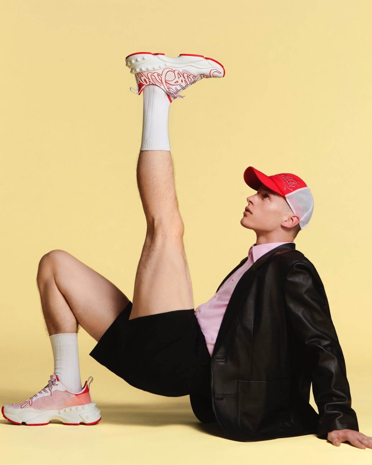 クリスチャン ルブタンのメンズスニーカー「ロックンラン」“ループ風