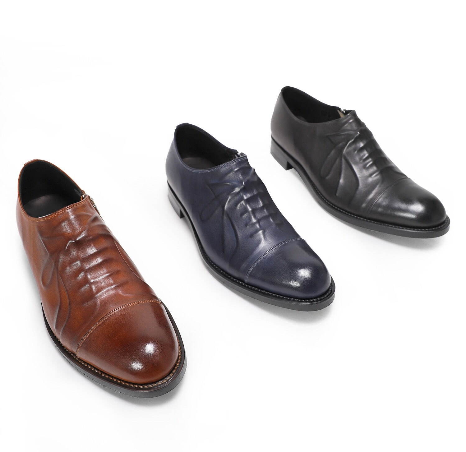 アトリエ ミハラヤスヒロのオーダーメイド革靴、靴紐が浮かび上がる