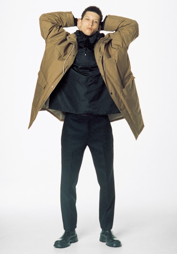 オーラリー 新作メンズアウター - ビッグシルエットの“上質感”トレンチ