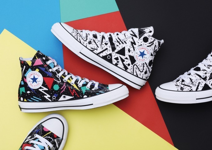 コンバースの新ハイカットスニーカー、レトロな幾何学模様を配した
