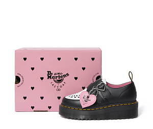 ドクターマーチン×レイジー・オーフの厚底シューズ“ハート”バックルの
