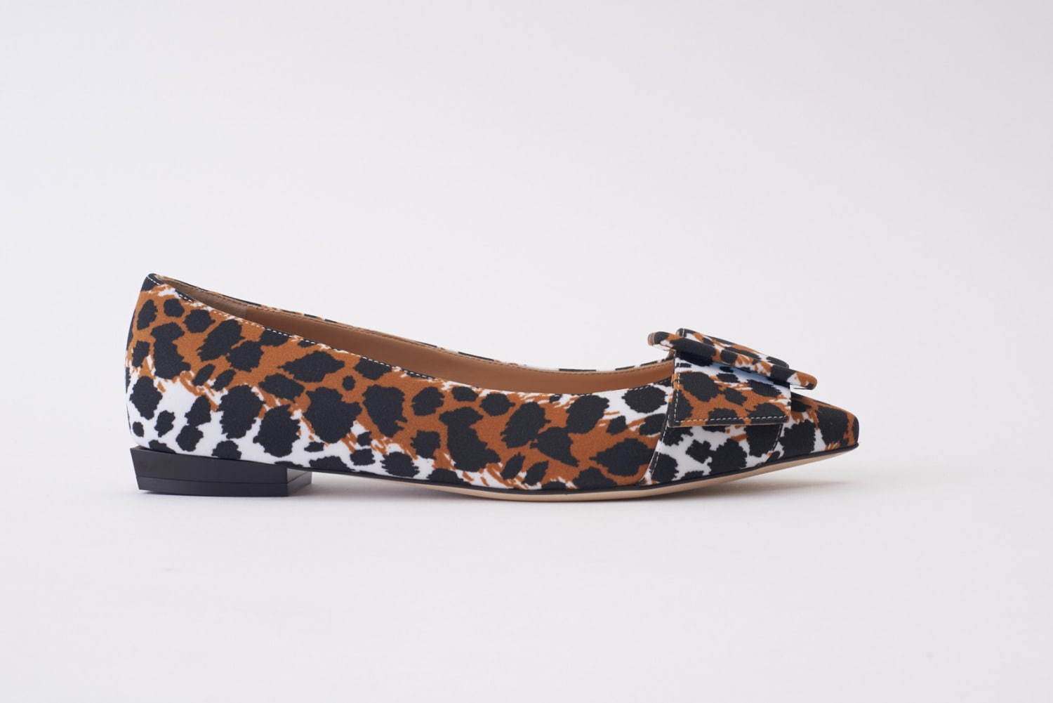 セルジオ ロッシ新作フラットシューズ「srミラノ ミア」スクエアヒール