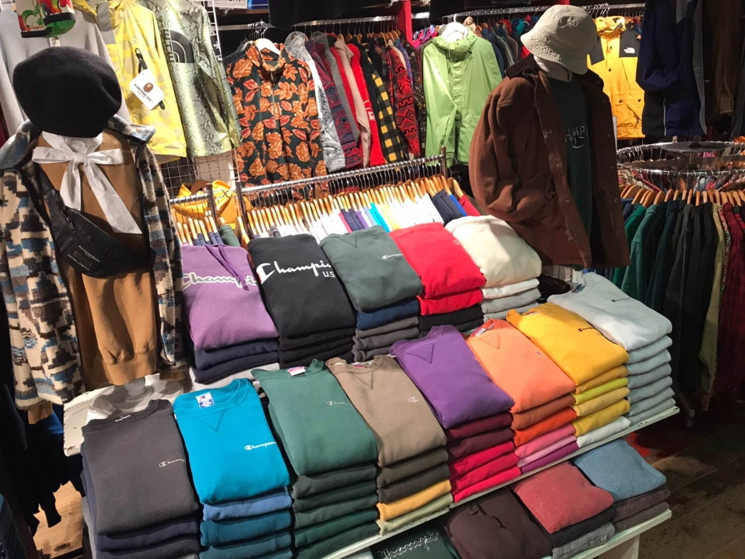 下北沢古着マーケット」下北沢の古着屋21店舗のアイテムが集結