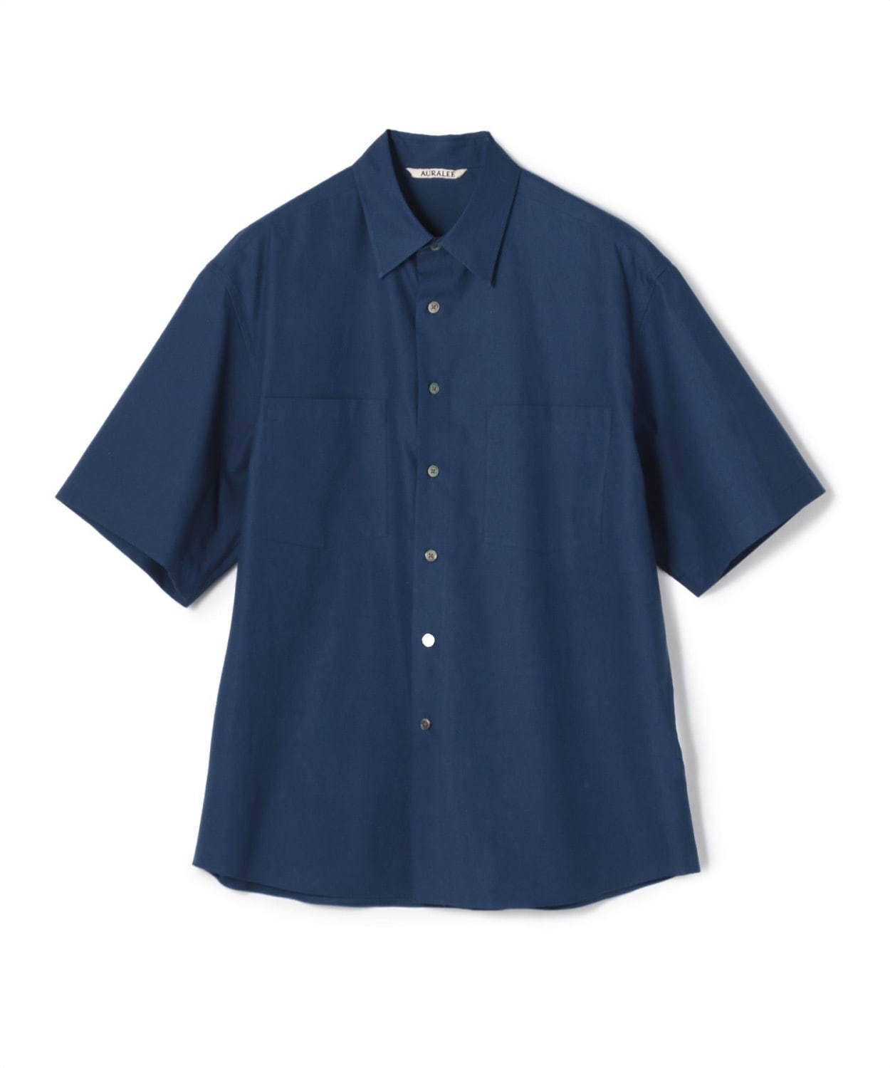 オーラリーのエストネーション限定半袖シャツ＆ショーツ、リラックス感