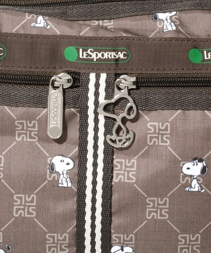 ピーナッツ×レスポートサック、スヌーピーのモノグラム柄バッグや歴代