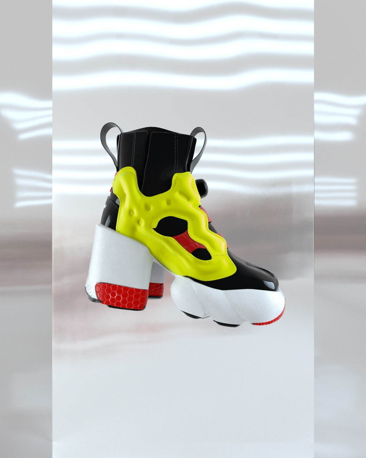 メゾン マルジェラ × リーボックのコラボシューズ“タビ”デザインの