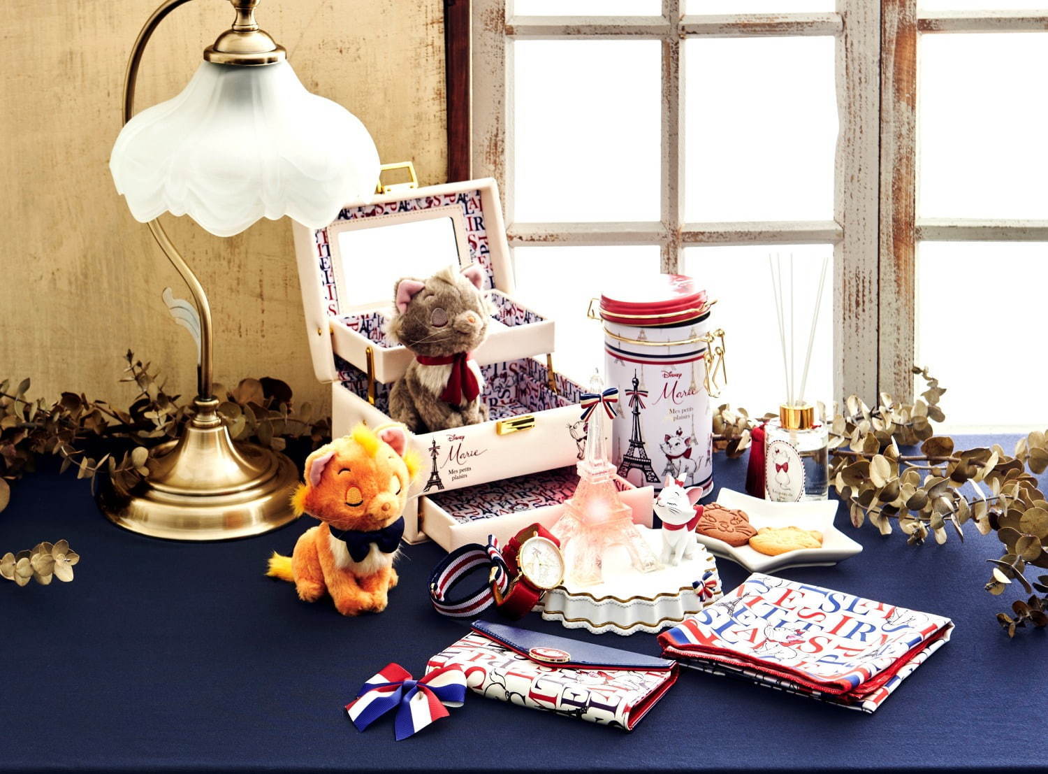 ディズニー映画『おしゃれキャット』“マリー”のポーチや財布、ランバン