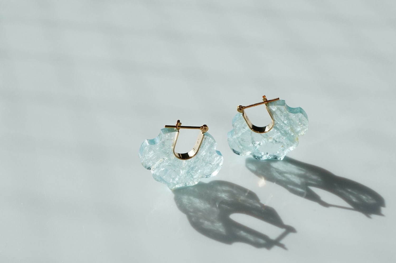 トーカティブのクリスマス限定ジュエリー “アクアマリン”のダマスク型