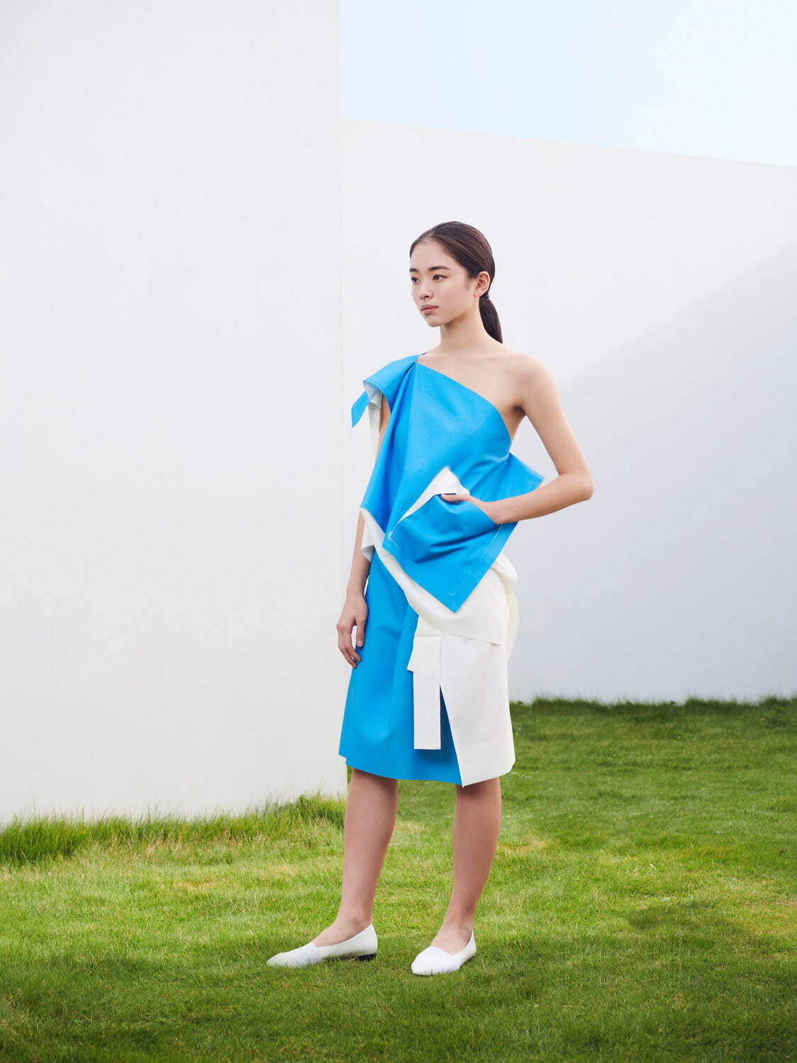 132 5. イッセイ ミヤケ“フラットになる”ウェア新作、転写プリントを施