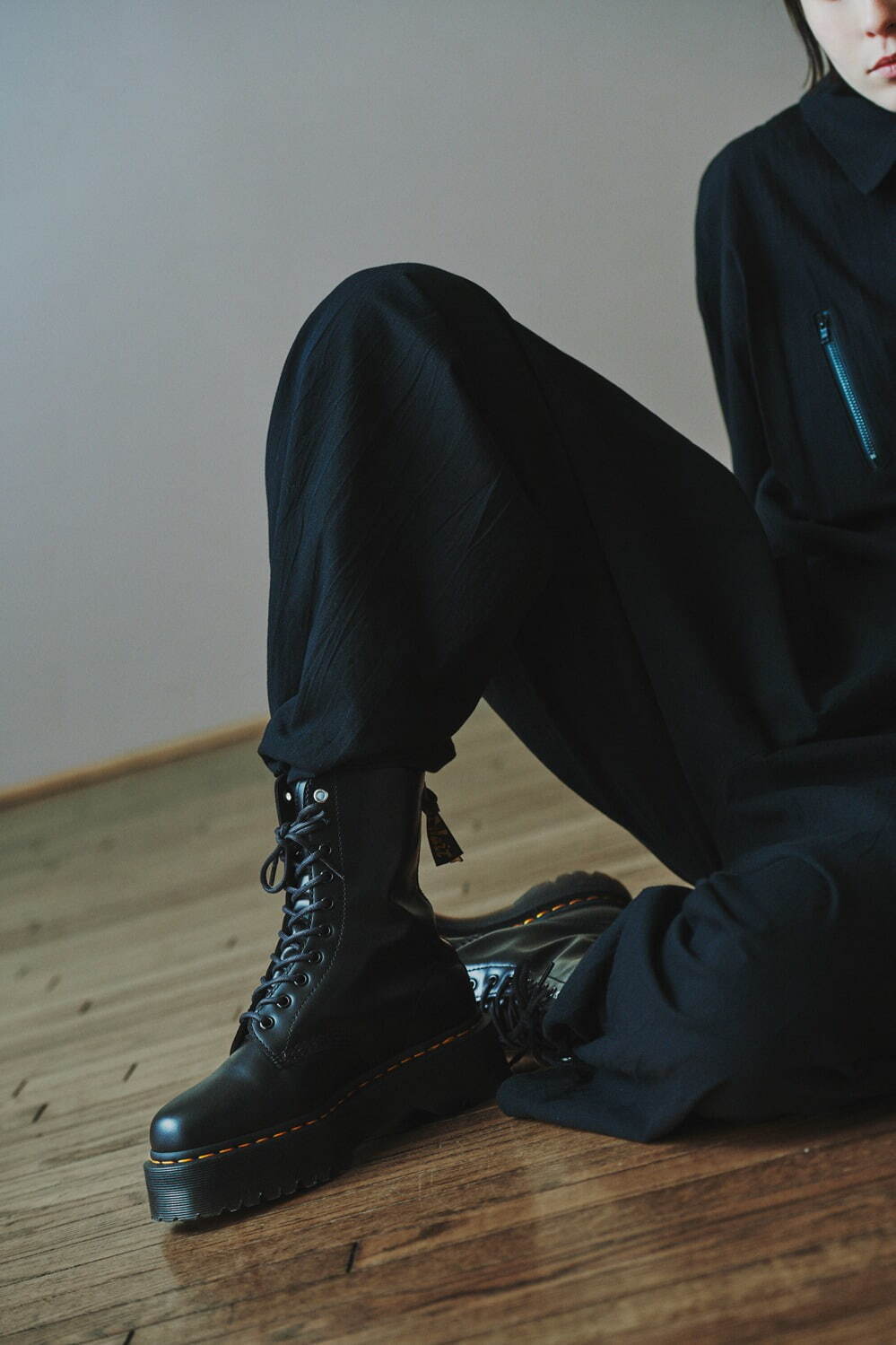 Y's×ドクターマーチンの新作ユニセックスシューズ、初の14ホールブーツ