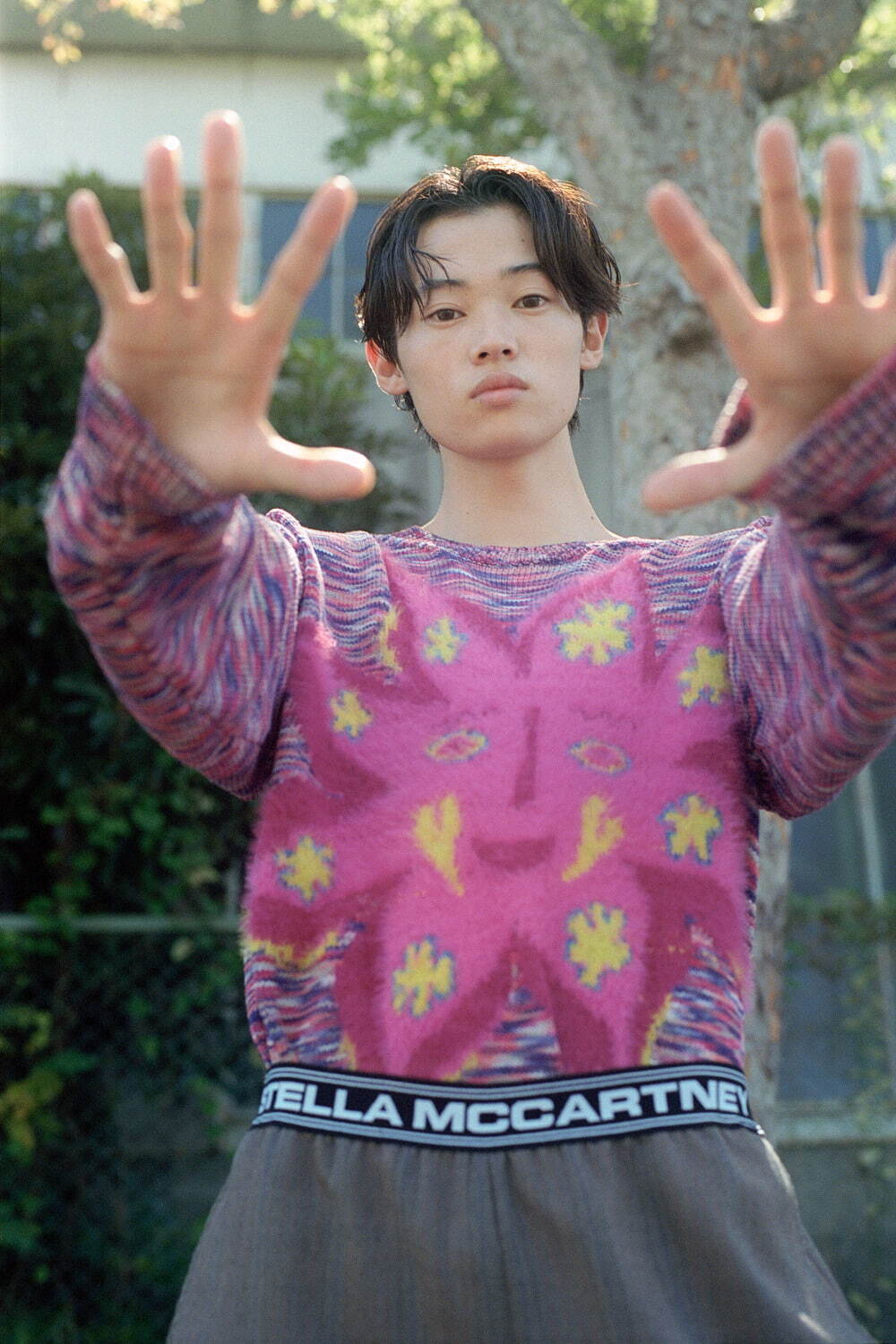 ステラ マッカートニー“グラフィックロゴ入り”スニーカー「スタンス