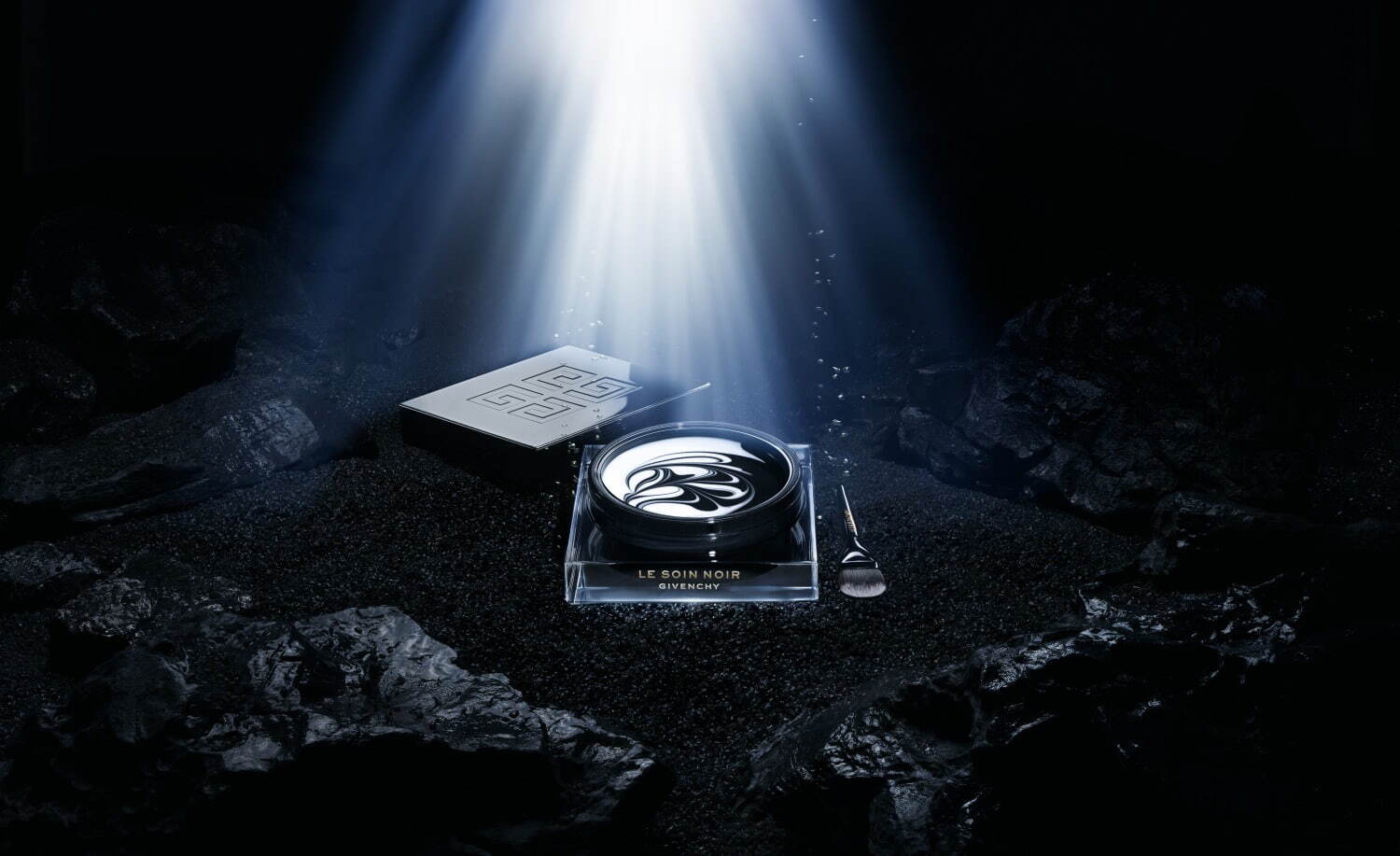 ジバンシイ最高級スキンケア「ソワン ノワールN」“マーブル模様”の新