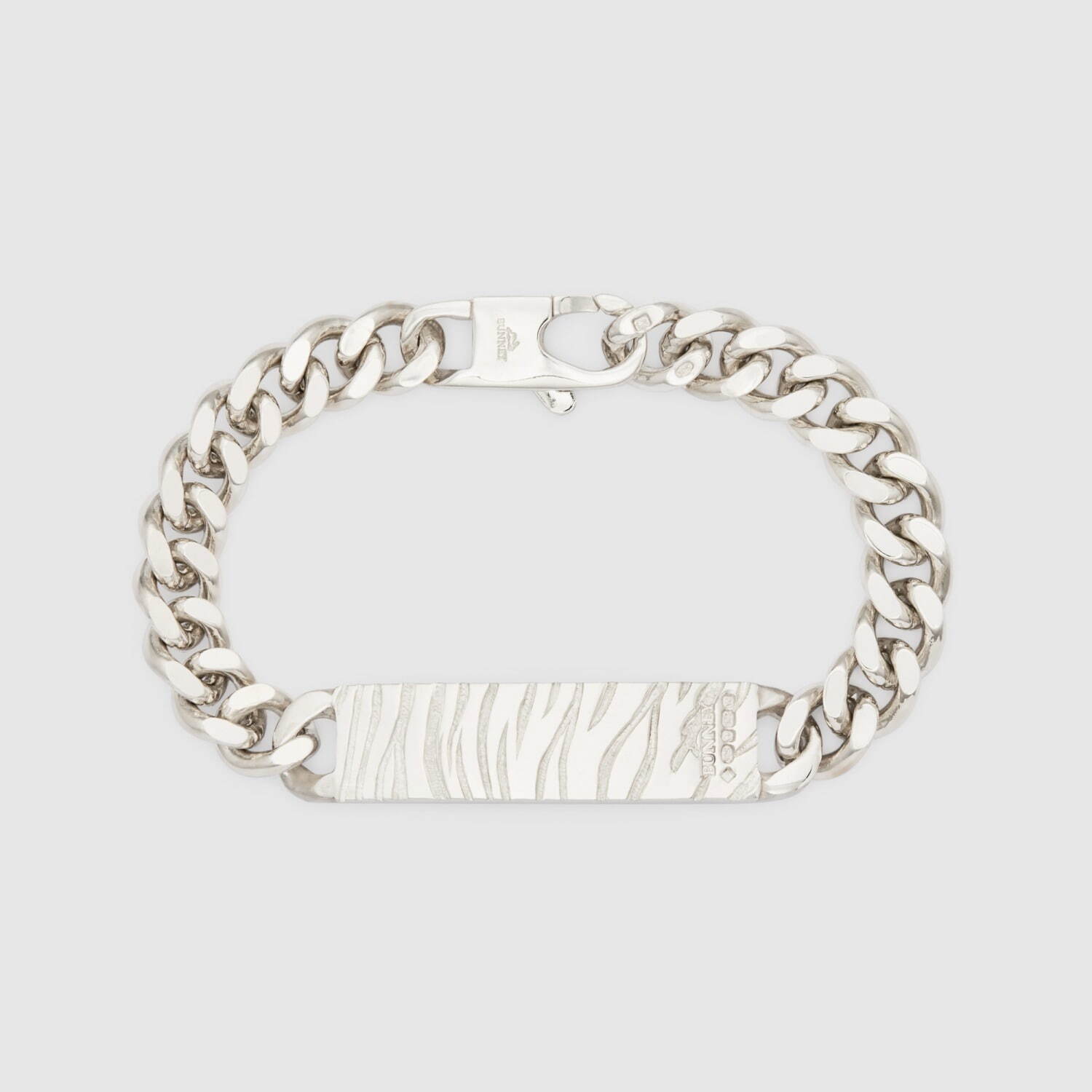 バニーの“タイガー柄”新作ジュエリー、手彫りによるリングや