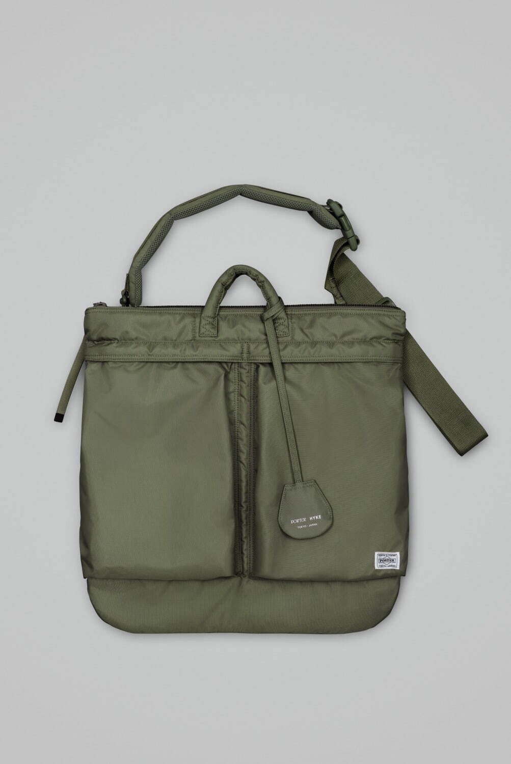 ハイク×ポーターのコラボヘルメットバッグ - ブラック＆くすみカラーの