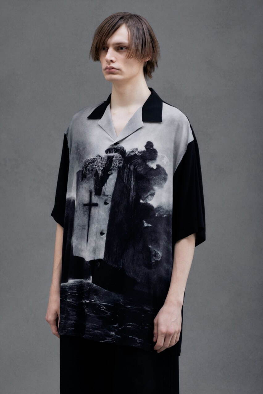 ヨウジヤマモト新作メンズウェア、“廃墟”や“終焉”描くアートのアロハ