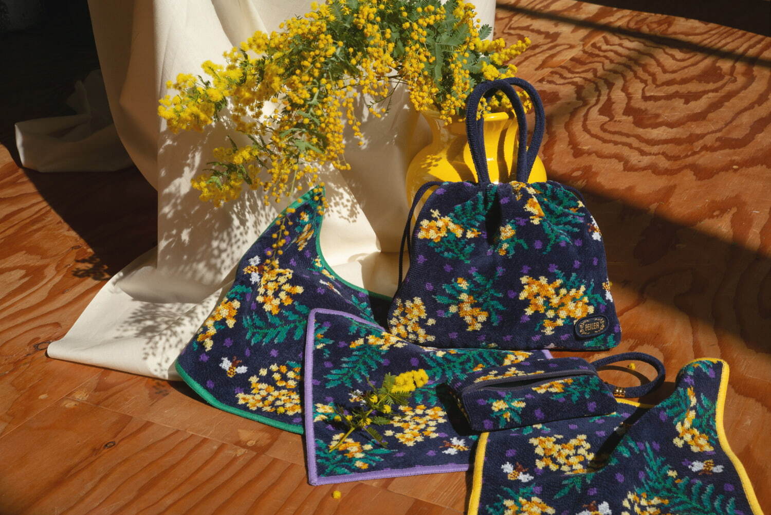 写真3/5｜ミュベール×フェイラー「ミモザ＆ハチ」が主役、ハッピーな