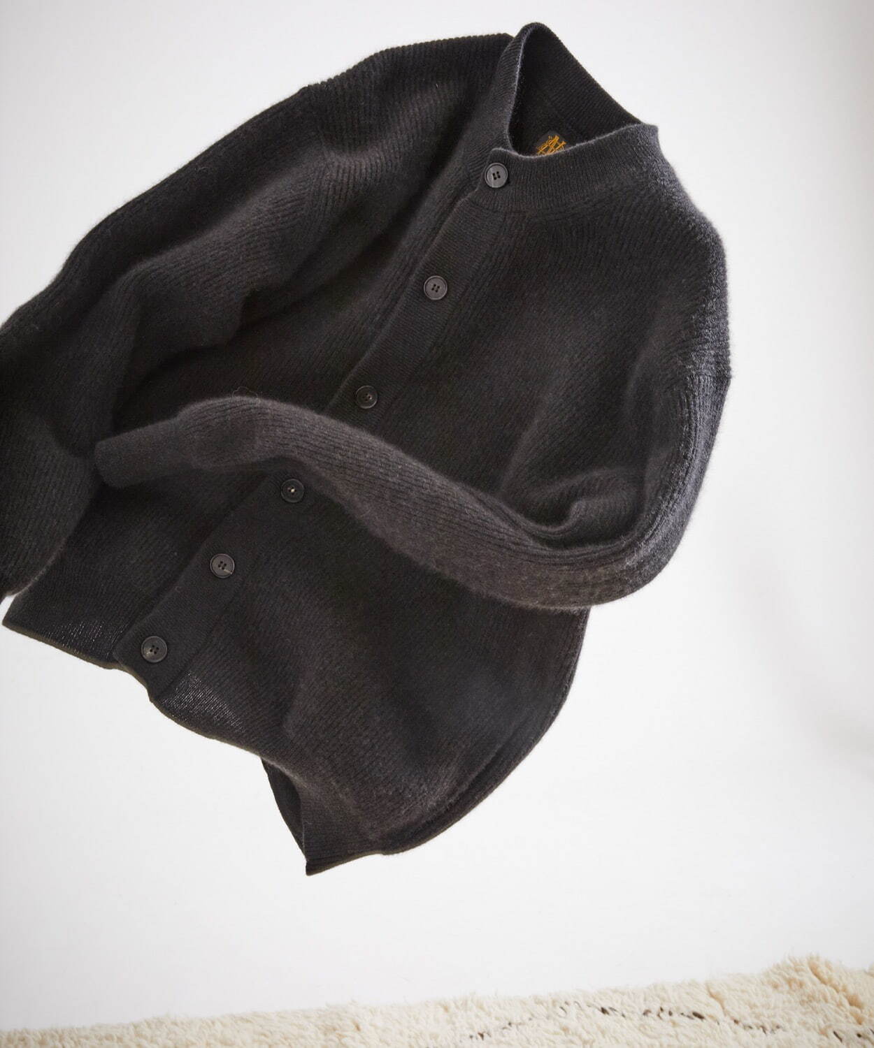 バトナーのアークネッツ別注ニットカーディガン、ボリュームのある