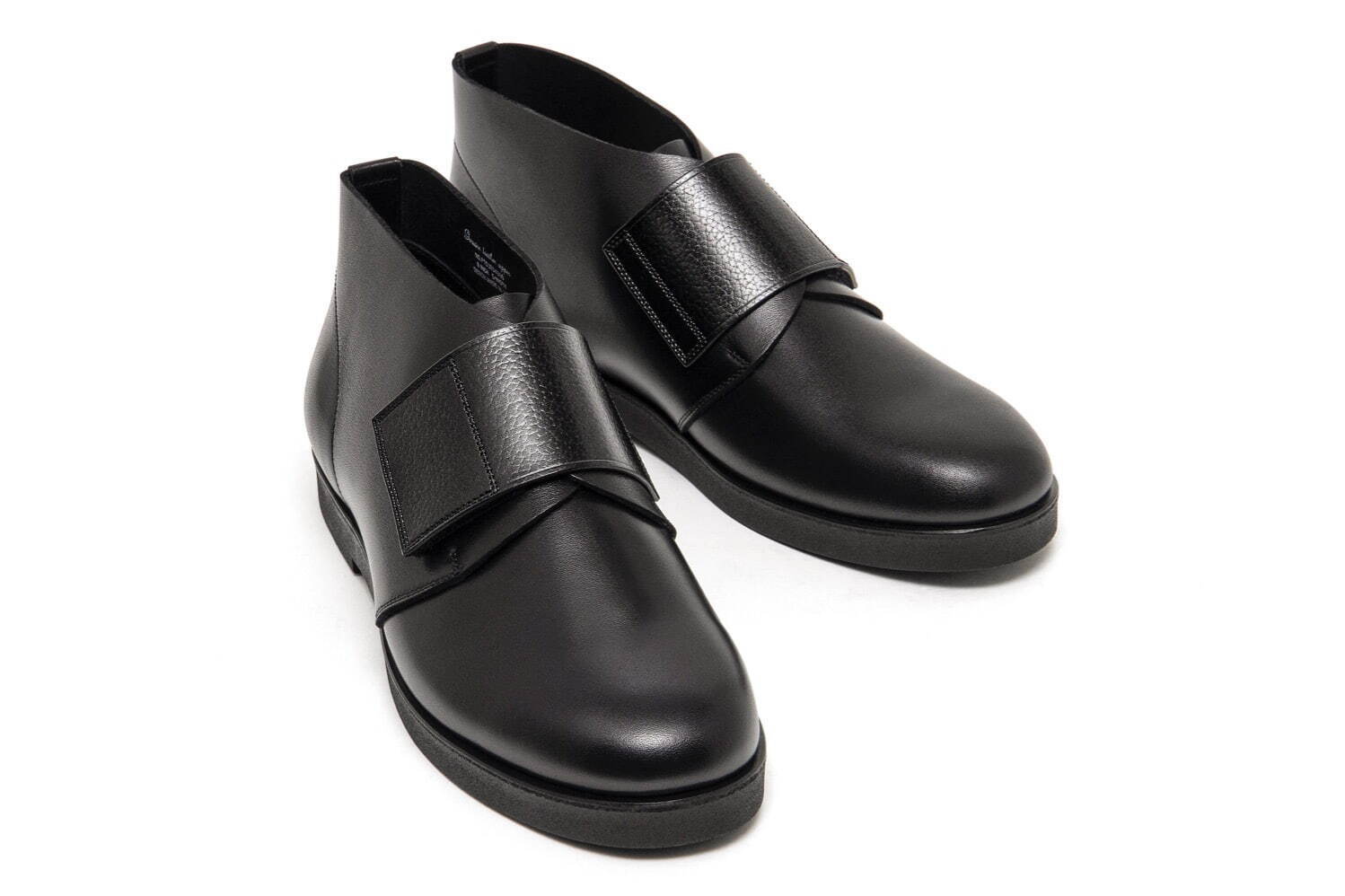 フット・ザ・コーチャー“ベルト”を配した新作レザーシューズ、ミニマル