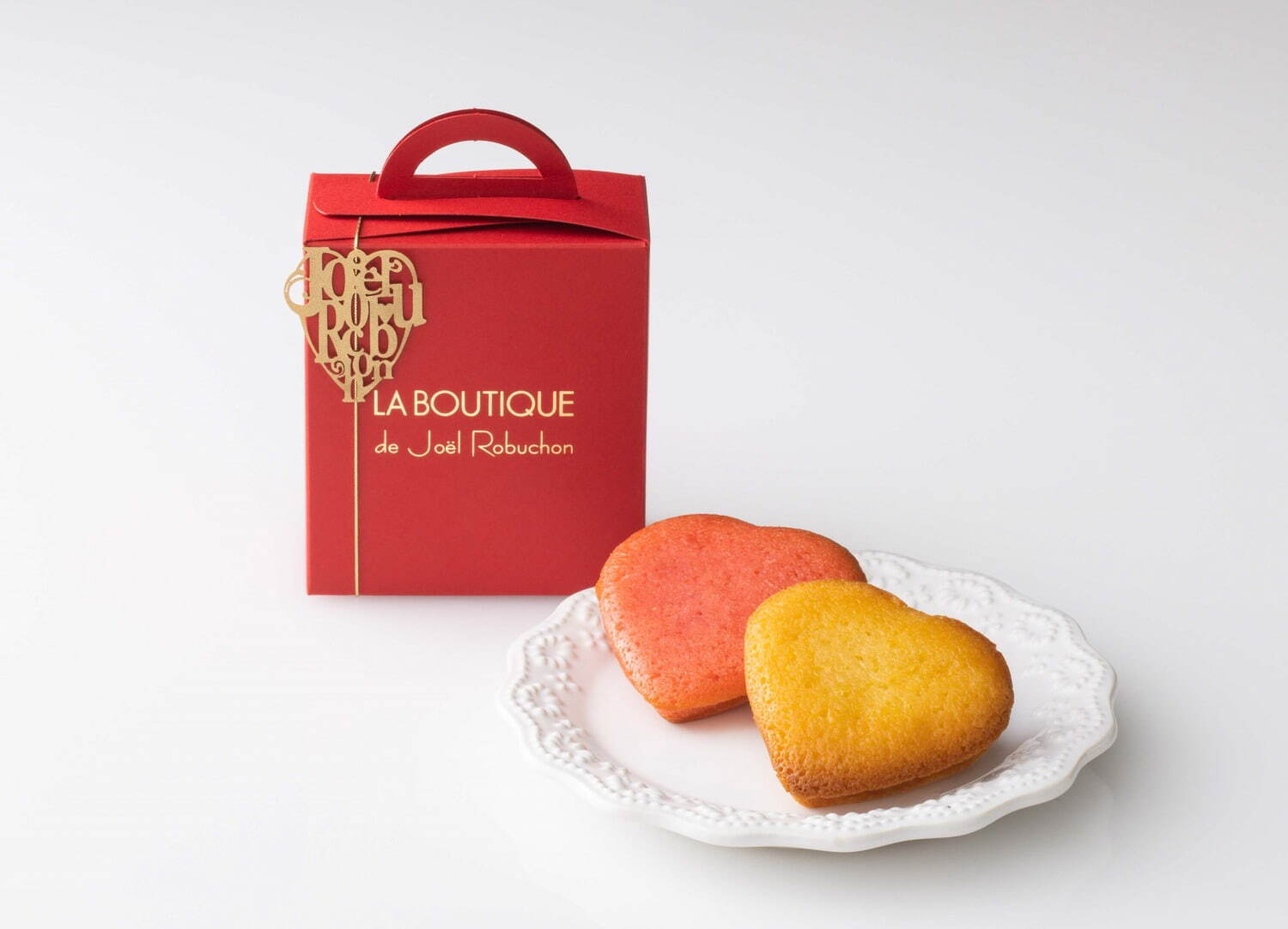 ジョエル・ロブション23年ホワイトデースイーツ、ハート型マカロン